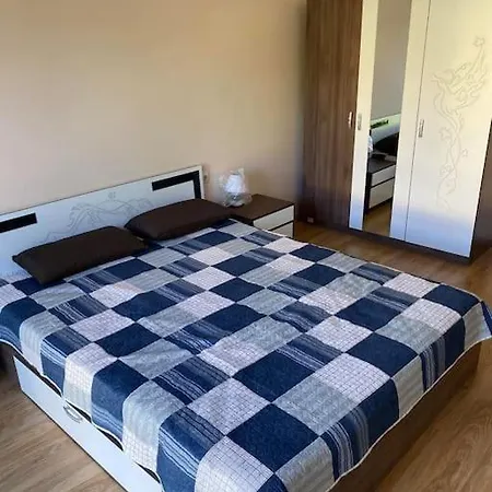In A Luxurious Complex In Sunny Apartment *